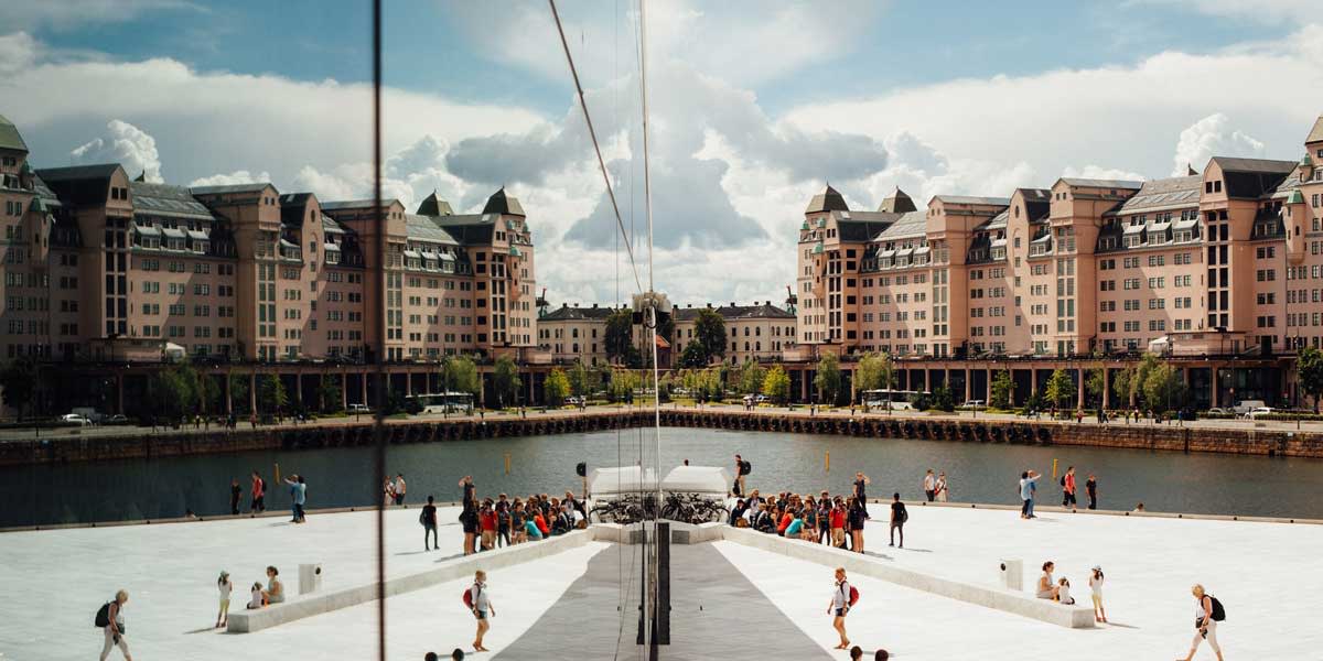 Oslo - på operataket Oslo - på operaen - Photo by Oliver Cole on Unsplash