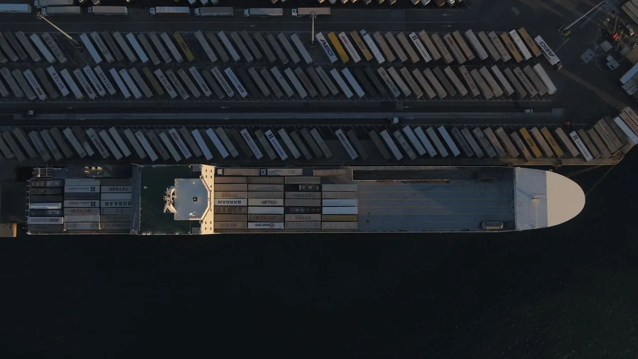 Shipping containers on vessel Shipping containers on vessel